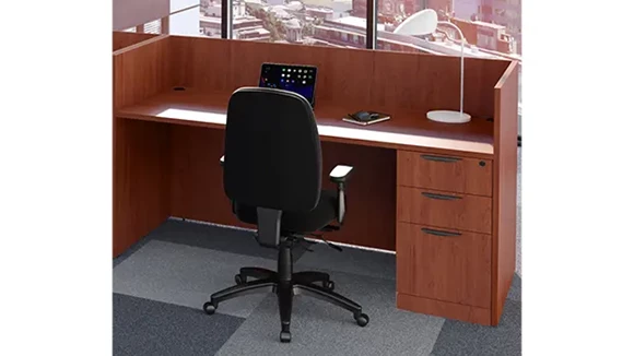 Workstation 71in W x 30in D with 1 Pedestal
