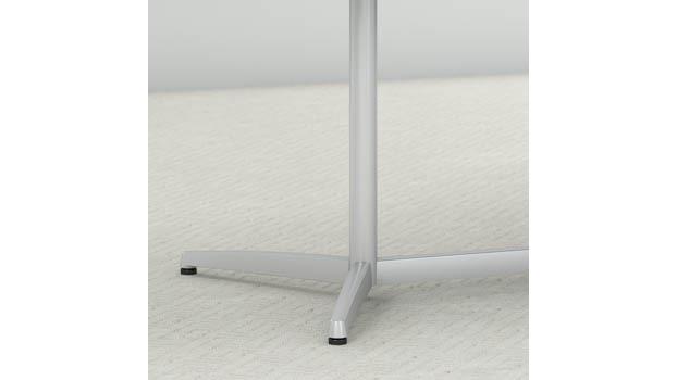 Leg Detail