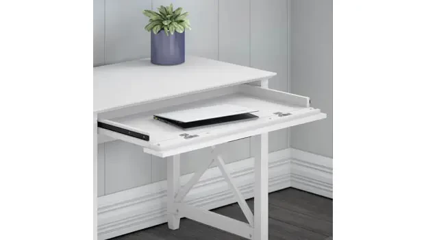 Pull-Out Shelf Detail