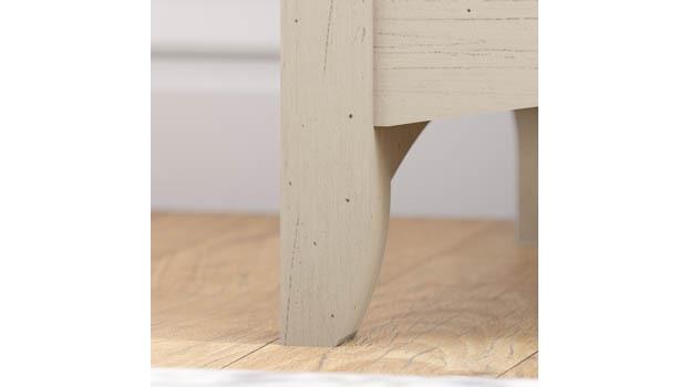 Leg Detail