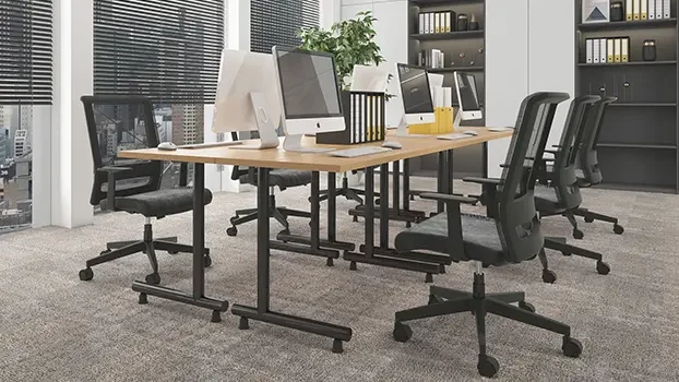 Maple Top / Black Legs