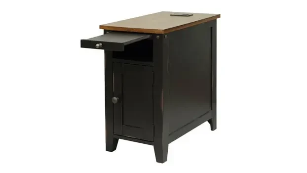 Pull Out Shelf Detail