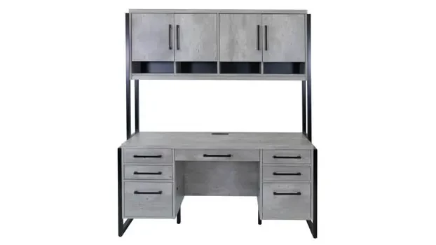 Alternate View with Desk