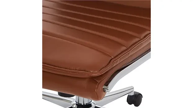 Saddle - Seat Detail