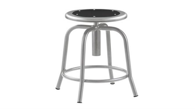 Black Seat / Metallic Gray Base